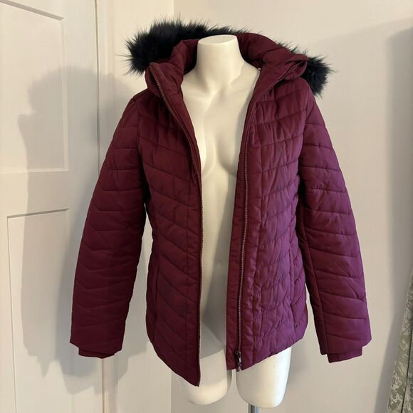 Boden size 8 Magenta Quilted Puffer Jacket with Faux Fur Trim on the Hood - Picture 11 of 12